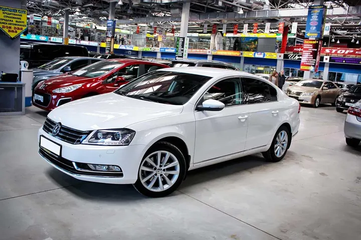 Volkswagen Passat, 2012 — продан в автосалоне МИГ-авто, Оренбург